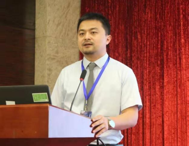 百博买球创新论坛第九百二十五讲：燃烧催化剂的作用机制及碳纳米含能催化剂的独特效应