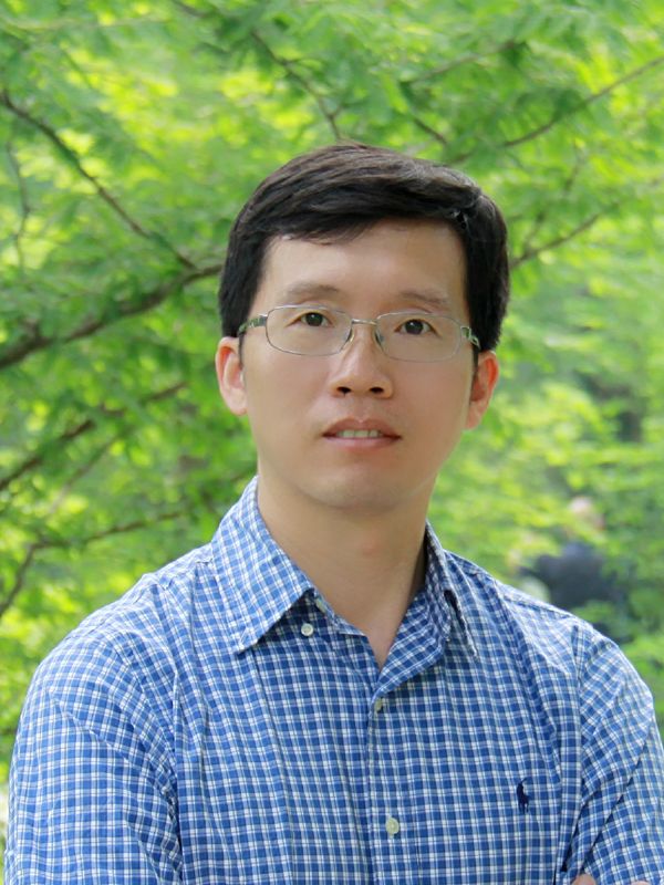 百博买球创新论坛第六百二十九讲（“弘扬爱国奋斗精神、建功立业新时代”系列活动)：叶绿素合成的光调控机制