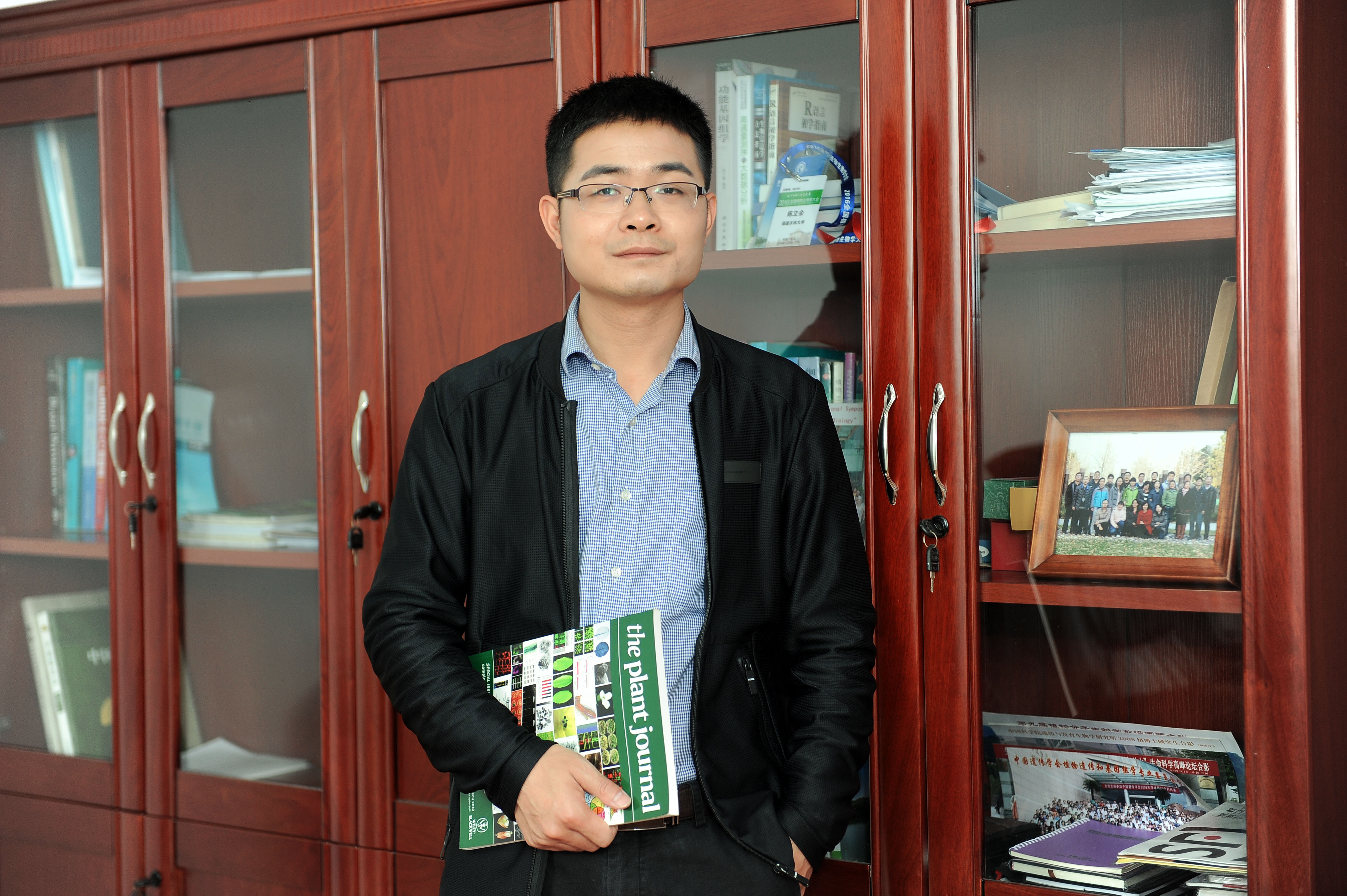 百博买球创新论坛第一千四百二十七讲：探索植物生殖与驯化的秘密—从模式植物到水果作物